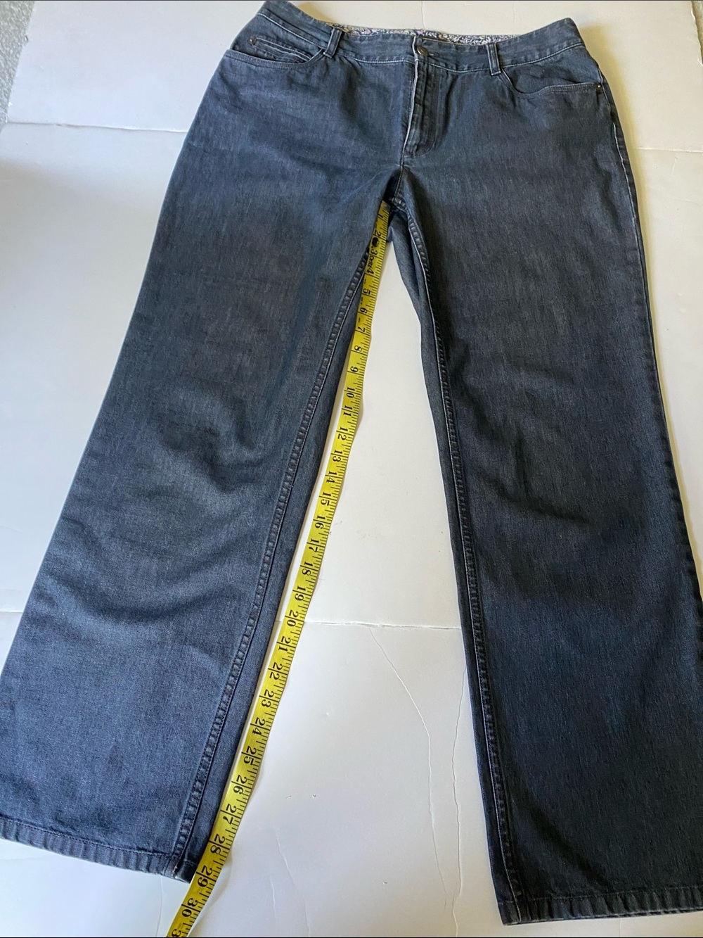 Liz Claiborne woman’s blue jeans straight legs